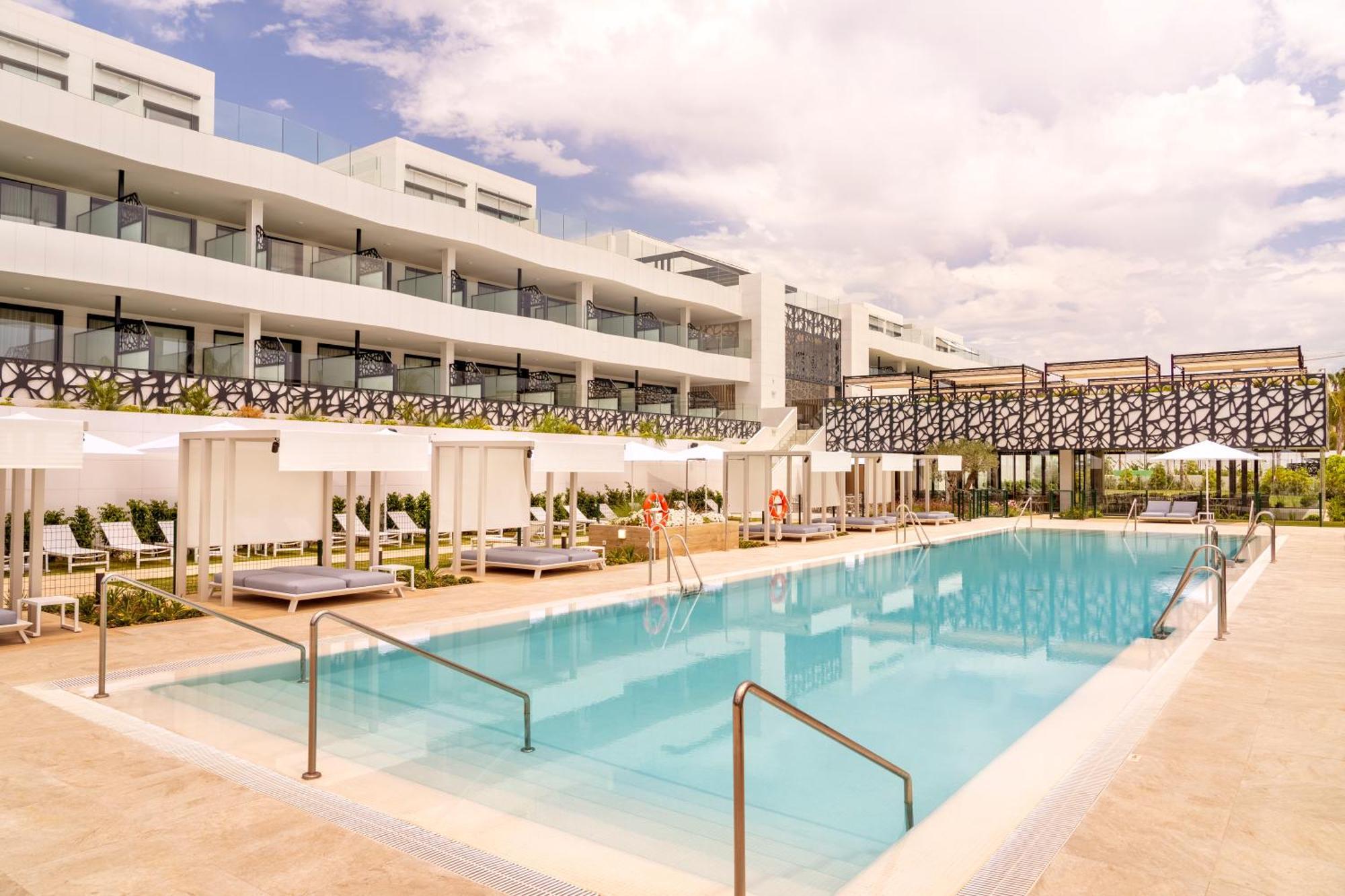 Eurostars Oasis Marbella Hotel Exterior photo